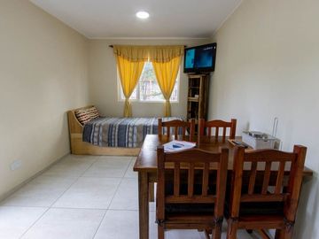 VENTA CASA + 3 DEPARTAMENTOS ORIENTADO A RENTA