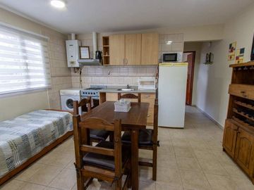 VENTA CASA + 3 DEPARTAMENTOS ORIENTADO A RENTA