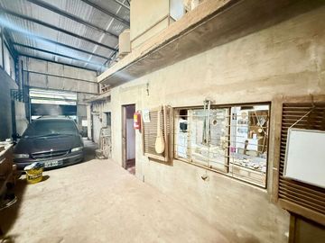 ALQUILER GALPON CON OFICINAS VILLA TESEI