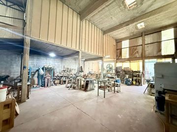 ALQUILER GALPON CON OFICINAS VILLA TESEI