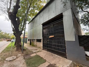 VENTA GALPON EN VILLA TESEI