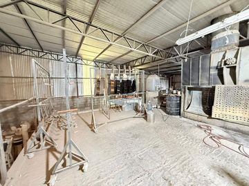 VENTA GALPON EN VILLA TESEI