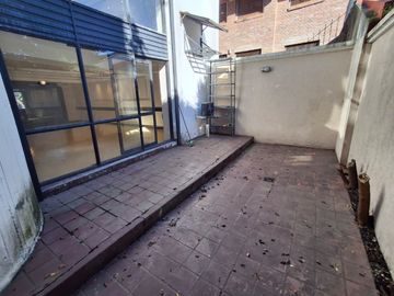 Venta local 390 mts2 en Punta Chica Victoria