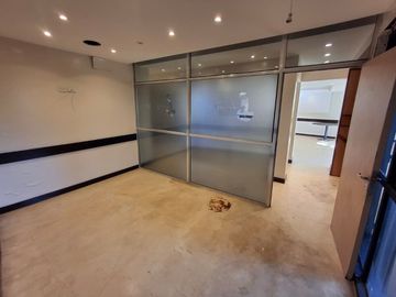 Venta local 390 mts2 en Punta Chica Victoria