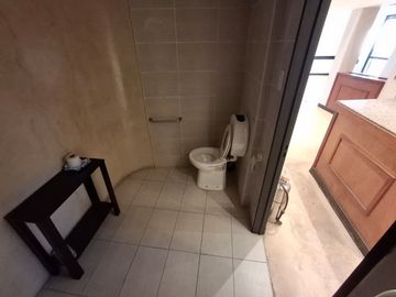 Venta local 390 mts2 en Punta Chica Victoria