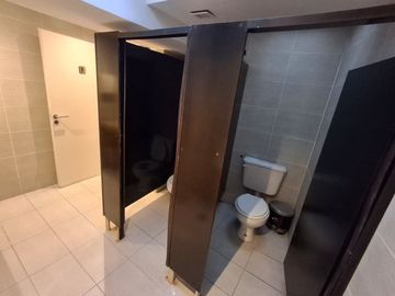 Venta local 390 mts2 en Punta Chica Victoria