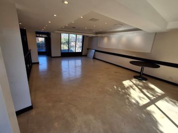 Venta local 390 mts2 en Punta Chica Victoria
