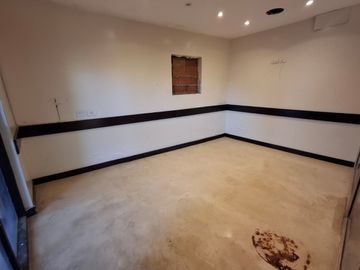 Venta local 390 mts2 en Punta Chica Victoria