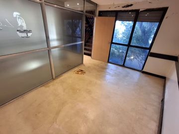 Venta local 390 mts2 en Punta Chica Victoria