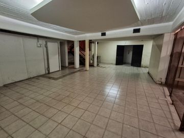 Venta local 390 mts2 en Punta Chica Victoria