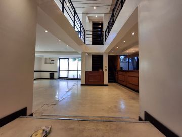 Venta local 390 mts2 en Punta Chica Victoria