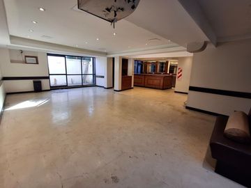 Venta local 390 mts2 en Punta Chica Victoria