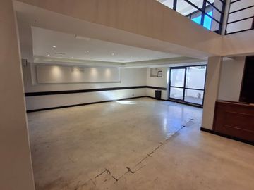 Venta local 390 mts2 en Punta Chica Victoria