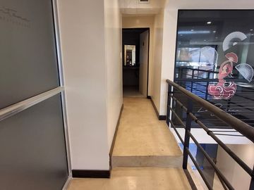 Venta local 390 mts2 en Punta Chica Victoria