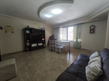 VENTA GALPON Y PH 3 AMBIENTES LOMAS DE ZAMORA