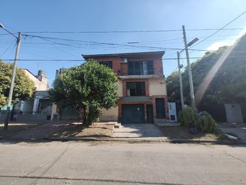 VENTA GALPON Y PH 3 AMBIENTES LOMAS DE ZAMORA