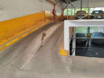 COCHERA FIJA Y CUBIERTA EN VENTA BELGRANO COLEGIAL