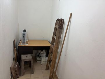 Venta local a la calle con sótano Belgrano