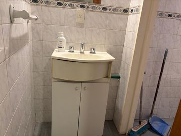 Venta local a la calle con sótano Belgrano