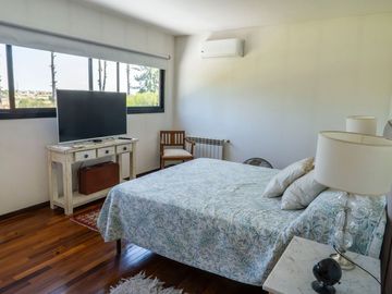 VENTA CASA 5amb B. SAN ISIDRO LABRADOR,DIQUE LUJAN