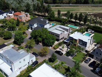 VENTA CASA 5amb B. SAN ISIDRO LABRADOR,DIQUE LUJAN