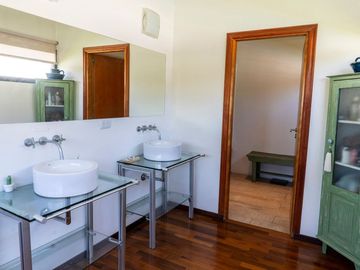 VENTA CASA 5amb B. SAN ISIDRO LABRADOR,DIQUE LUJAN