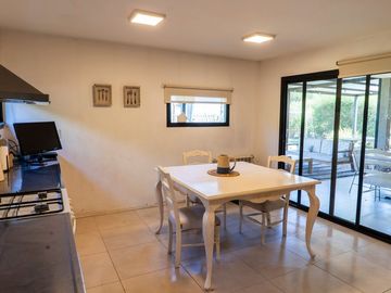 VENTA CASA 5amb B. SAN ISIDRO LABRADOR,DIQUE LUJAN