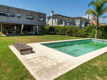 VENTA CASA 5amb B. SAN ISIDRO LABRADOR,DIQUE LUJAN