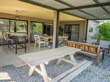 VENTA CASA 5amb B. SAN ISIDRO LABRADOR,DIQUE LUJAN