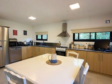 VENTA CASA 5amb B. SAN ISIDRO LABRADOR,DIQUE LUJAN