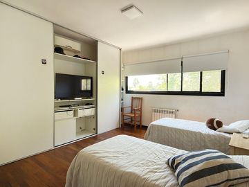 VENTA CASA 5amb B. SAN ISIDRO LABRADOR,DIQUE LUJAN