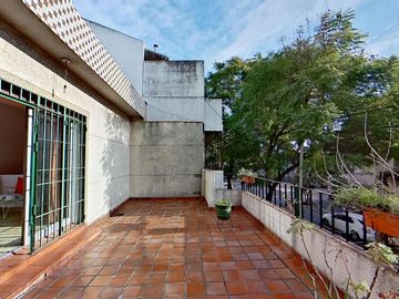 CASA EN VENTA 5 AMB FLORES / IDEAL TRES FAMILIAS!