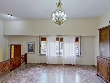 CASA EN VENTA 5 AMB FLORES / IDEAL TRES FAMILIAS!