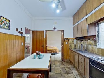 CASA EN VENTA 5 AMB FLORES / IDEAL TRES FAMILIAS!