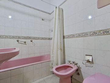 CASA EN VENTA 5 AMB FLORES / IDEAL TRES FAMILIAS!