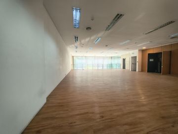 ALQUILER EDIFICIO ENTERO MULTIUSO EXC UBICACION
