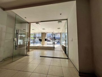 Venta monoambiente Parque Patricios con balcón