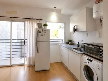 Venta monoambiente Parque Patricios con balcón