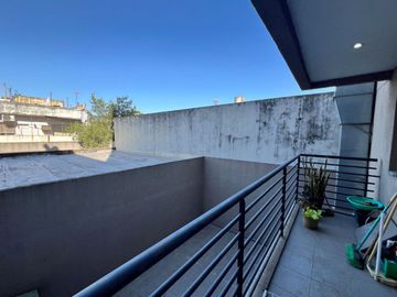 Venta monoambiente Parque Patricios con balcón