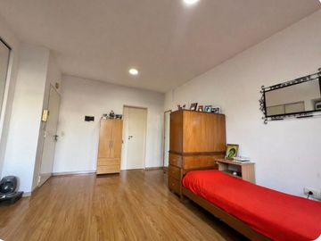 Venta monoambiente Parque Patricios con balcón