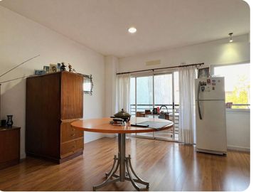 Venta monoambiente Parque Patricios con balcón
