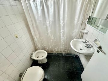 VENTA DPTO 3 AMB CONSTITUCION BALCON