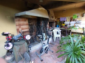 CASA 5 AMB VENTA SAN JUSTO CENTRO COCHERA JARDIN