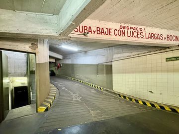 VENTA COCHERA  VILLA CRESPO GRAN UBICACIÓN PISO 1°