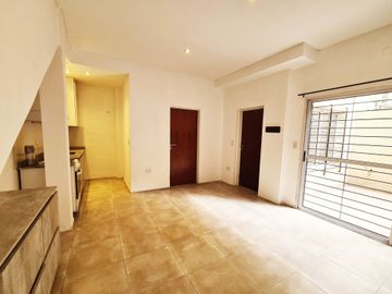 MODERNO PH 2 AMBIENTES CON PATIO APTO PROFESIONAL