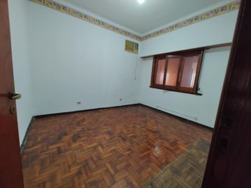 CASA T/CHALET DE 3 DORM. COCHERA, PATIO, QUINCHO
