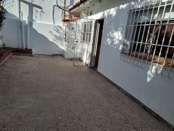 CASA T/CHALET DE 3 DORM. COCHERA, PATIO, QUINCHO