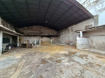 Venta Galpón 500 mts en esquina Lomas del mirador