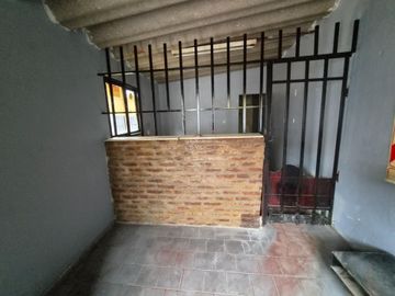 Venta Galpón 500 mts en esquina Lomas del mirador