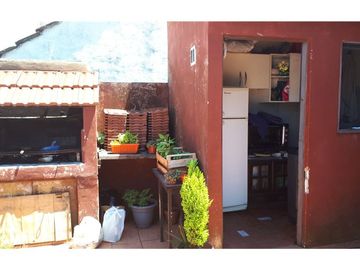 VENTA LOCAL O DEPOSITO CON VIVIENDA VILLA ADELINA